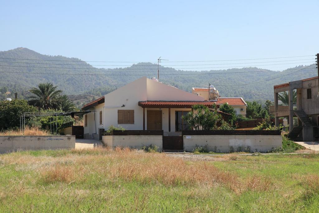 Villa Majestic Agia Marina  Exterior photo